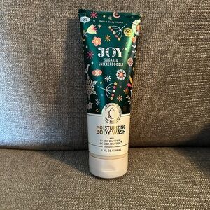 Bath & Body Works Joy Sugared Snickerdoodle Body Wash - Festive Green and White